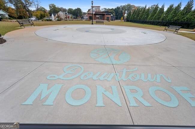 Building Photo - 1012 Davis St