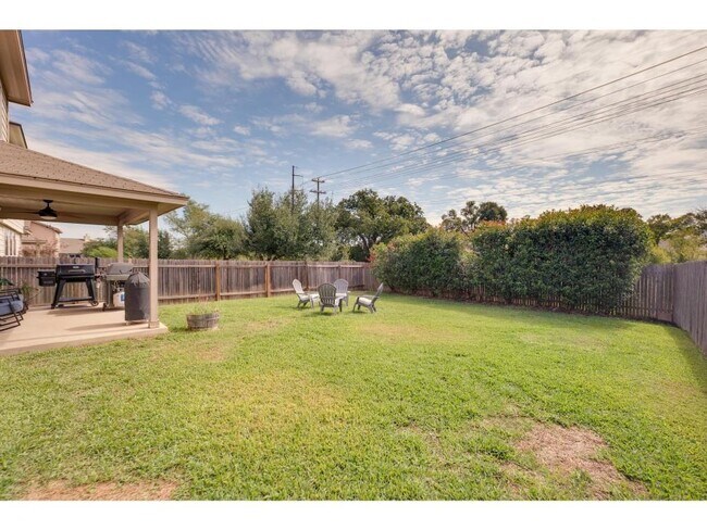 Building Photo - 14205 Willow Tank Dr