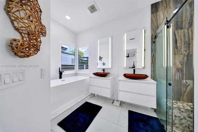 Building Photo - 1550 SW 89th Ct