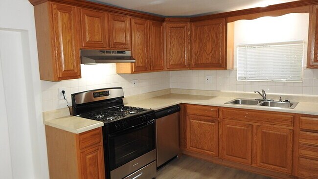 Building Photo - 3bed 2 full bath in North Kansas City, MO
