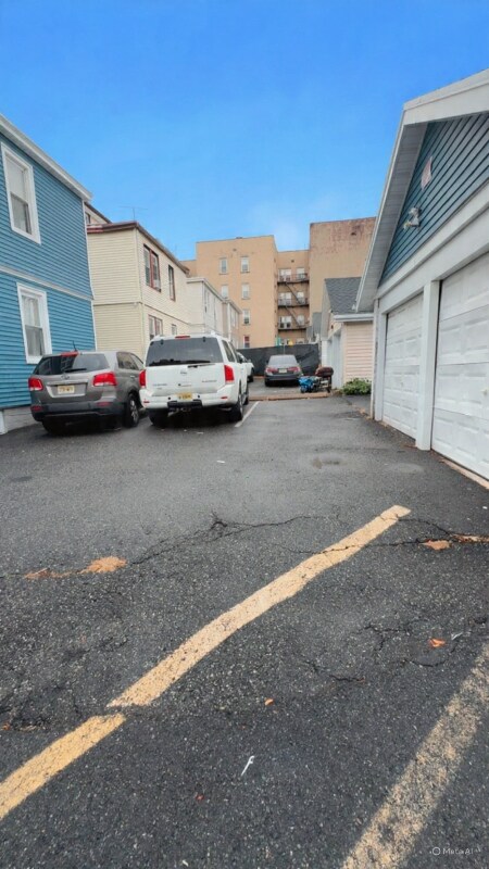 Building Photo - 38 Elmwood Ave