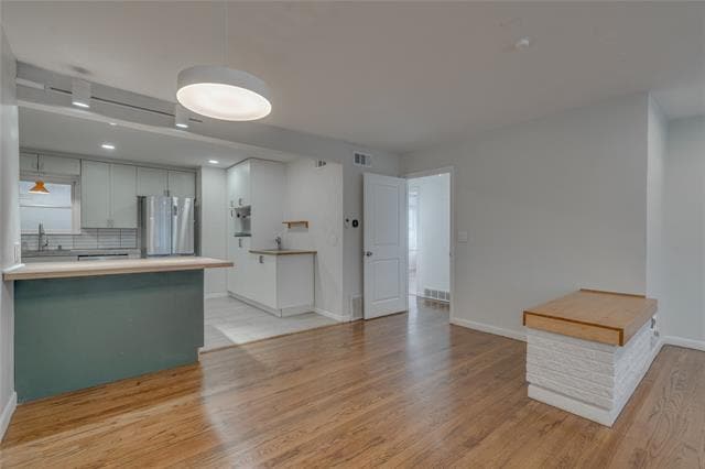 Building Photo - 3273 Lackland Rd