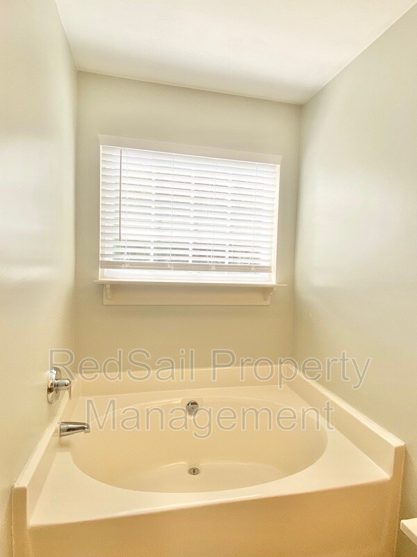 Building Photo - 102 Prescott Ct