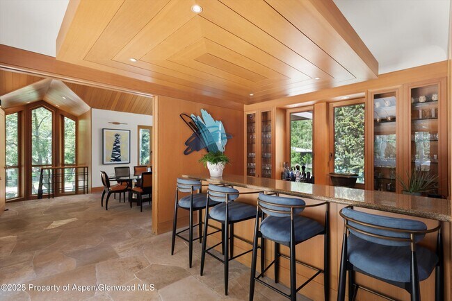 Building Photo - 800 Roaring Fork Rd