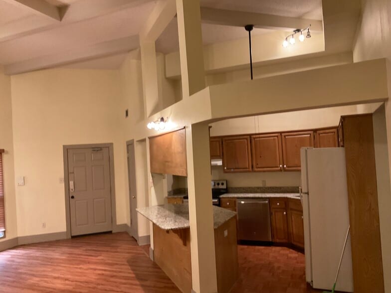 Building Photo - 706 Garrison Ave