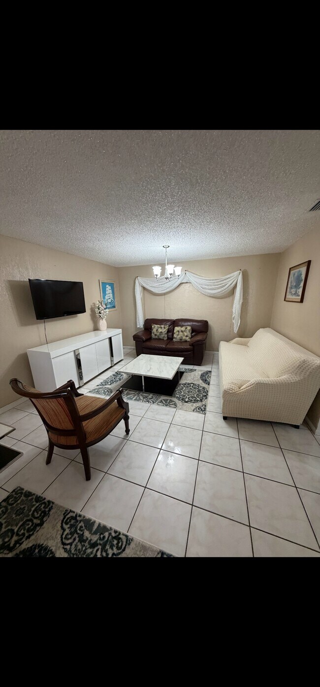 Building Photo - 1041 NW 196th Terrace