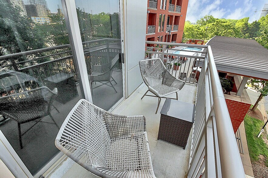 Building Photo - 701 Royal Ct
