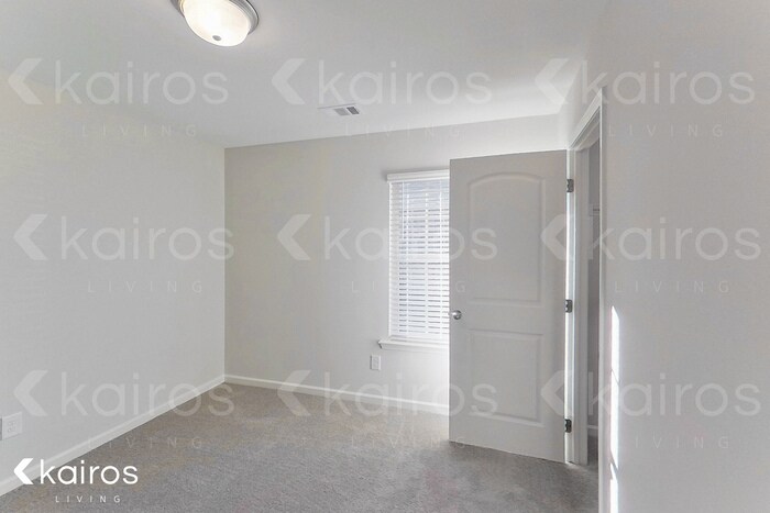 Building Photo - 816 Heather Dr