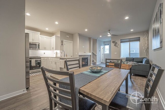 Building Photo - 10004 NE 134th Ave