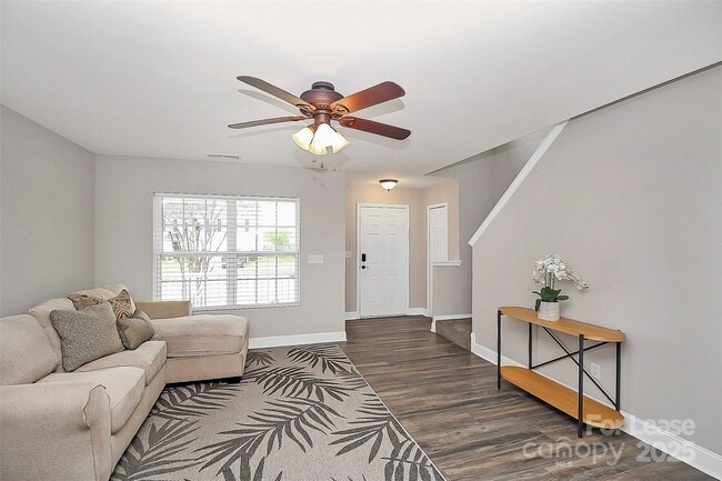 Building Photo - 1711 Rustic Arch Way