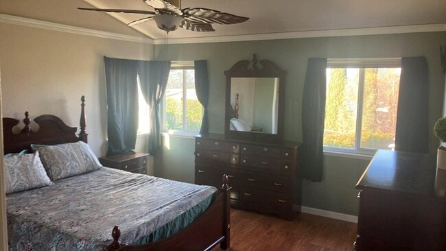 Building Photo - 503 Hillcrest Ave