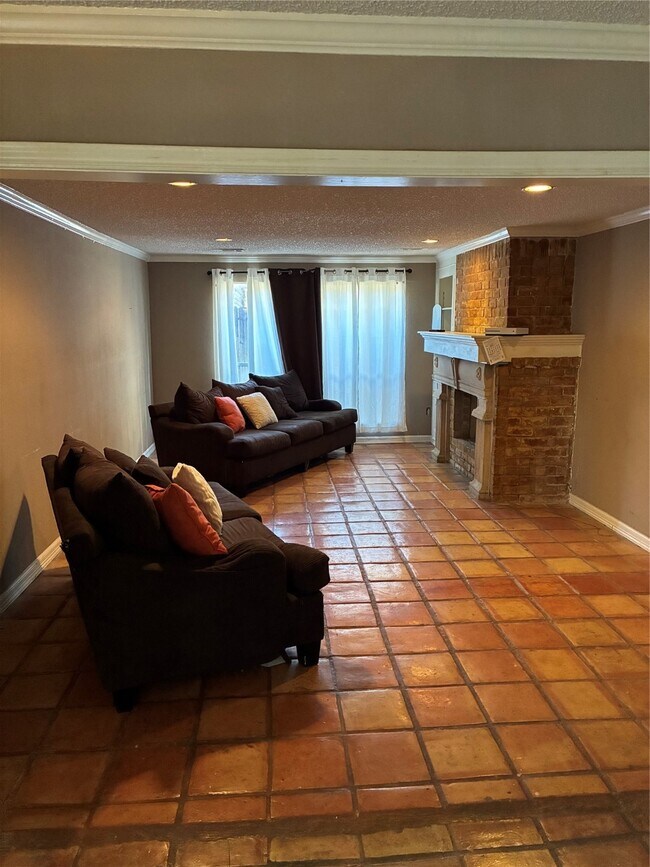 Building Photo - 10815 Cypresswood Dr