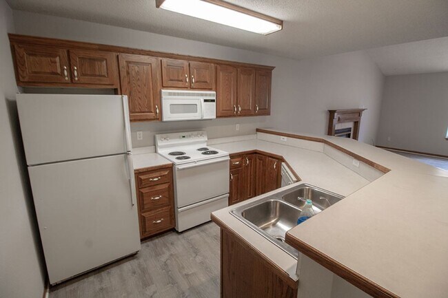 Building Photo - 1316 Valley Creek Ln