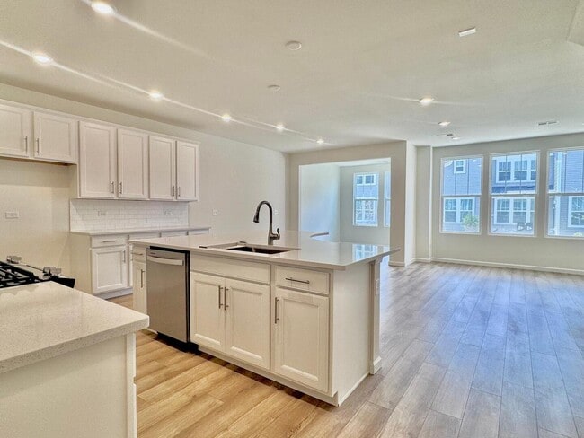 Building Photo - 667 Switchgrass Wy