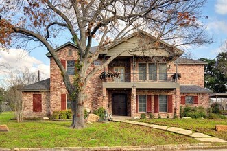 Building Photo - 3407 Penticost St
