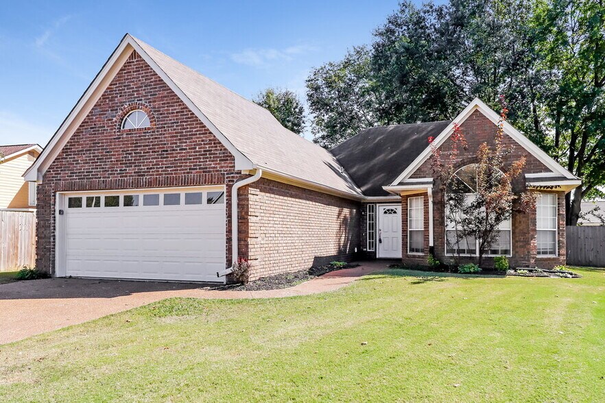 Building Photo - 7017 Juanita Cir S