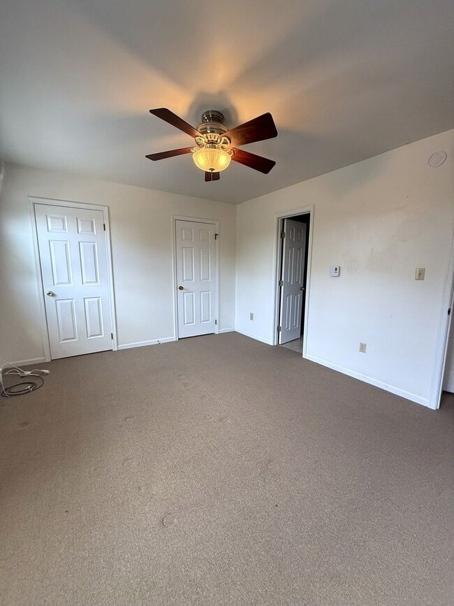 Building Photo - 1308 S Mt Joy St