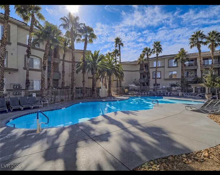 Building Photo - 7111 S Durango Dr