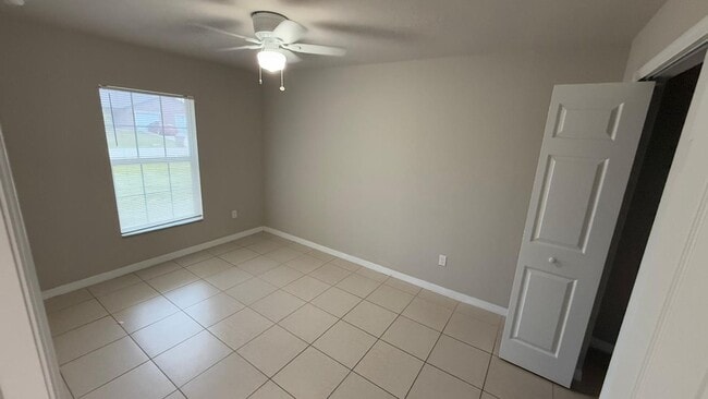 Building Photo - 1619-1621 SW 33rd St- Duplex