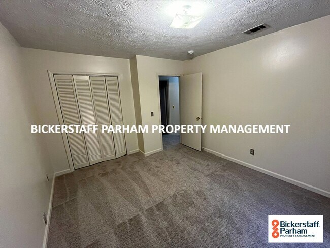 Building Photo - Located in Northern Columbus!