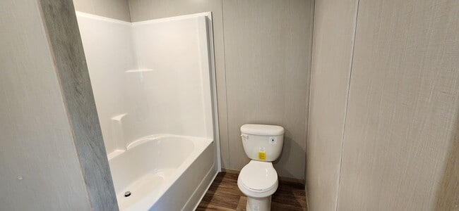 Building Photo - 32560 Hill Creek Rd