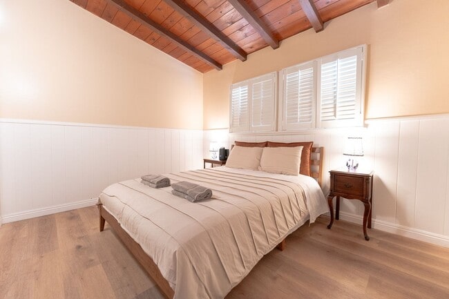 Building Photo - Peaceful Cottage Home w/ 3B2B