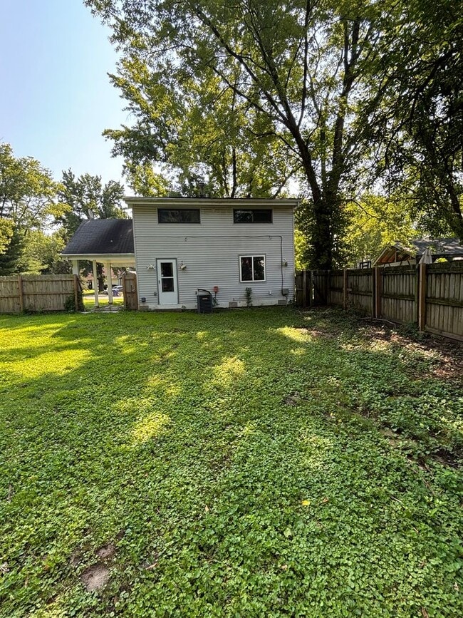 Building Photo - 2807 Shadowcreek Dr