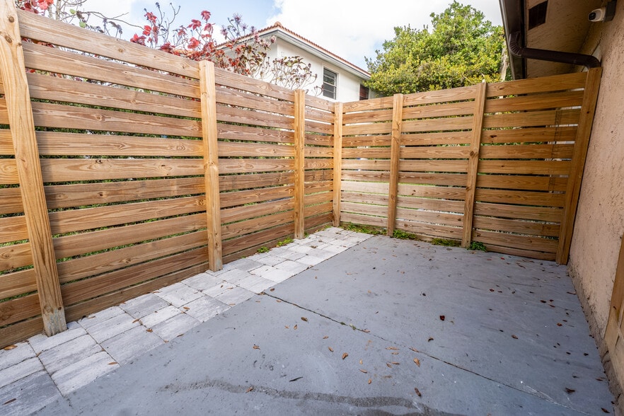 Building Photo - 10911 NW 45th St