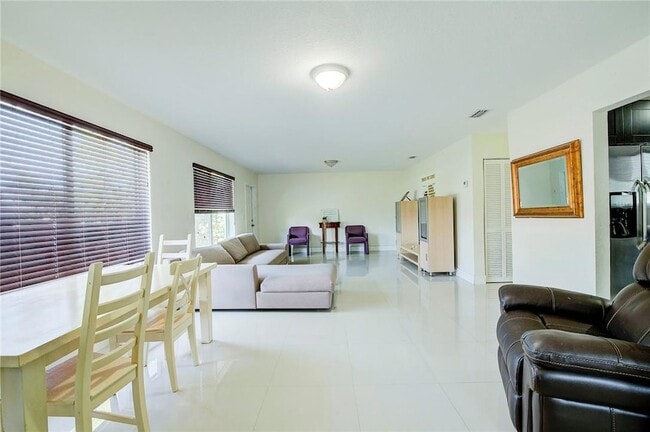 Building Photo - 3322 McKinley St