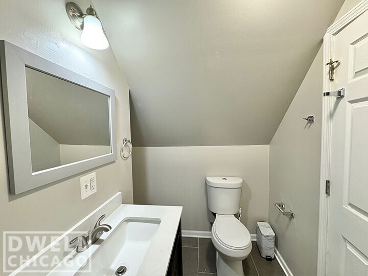 Building Photo - 2133 S Fairfield Ave