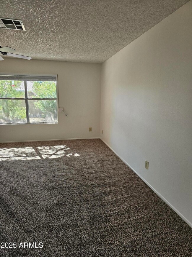 Building Photo - 4631 E Bohl St