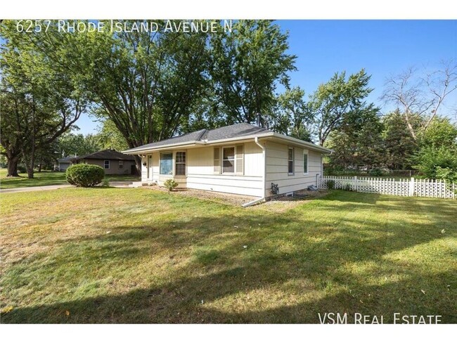 Building Photo - 50% Off February Rent! 4 Bed - 2 Bath Broo...