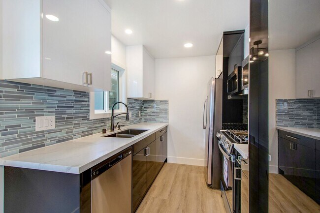 Building Photo - 117 Avenida Algodon