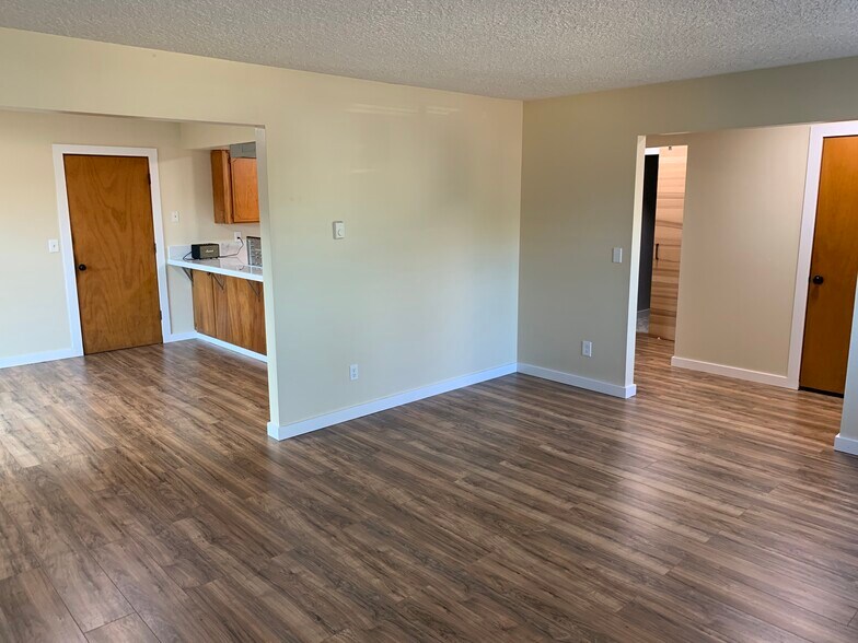 Building Photo - 4325 NE 130th Pl