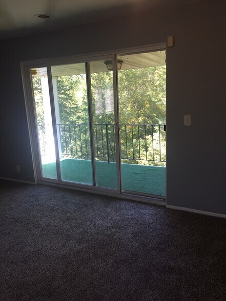 Building Photo - 25300 Shiawassee Cir