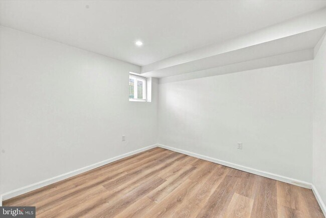 Building Photo - 6411 Malvern Ave