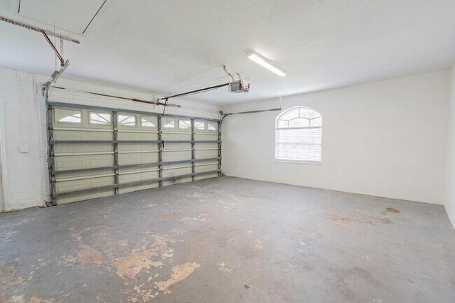 Building Photo - 15845 83rd Ln N
