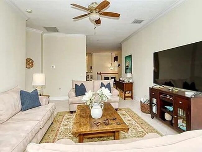 Building Photo - 8263 Miramar Way