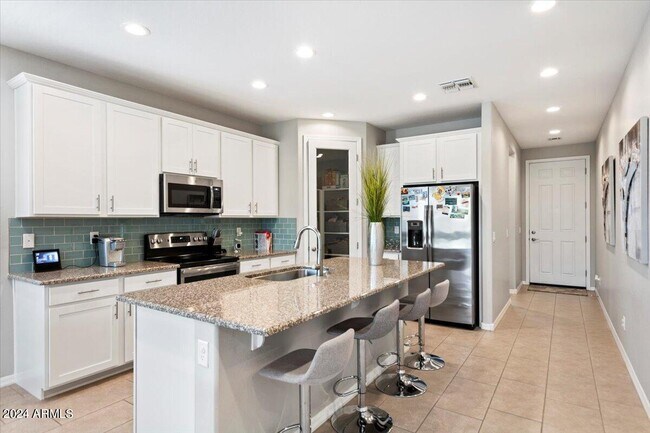 Building Photo - 11409 N 165th Ln