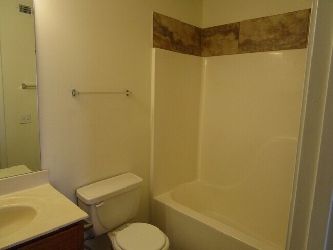 Building Photo - 5004-5006 Carrie Ridge Dr.