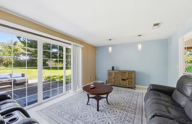 Building Photo - Wonderful 4bd/2.5ba Cameron Park Home with Pool and RV Access!