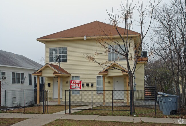 Building Photo - 507 Lancaster Ave