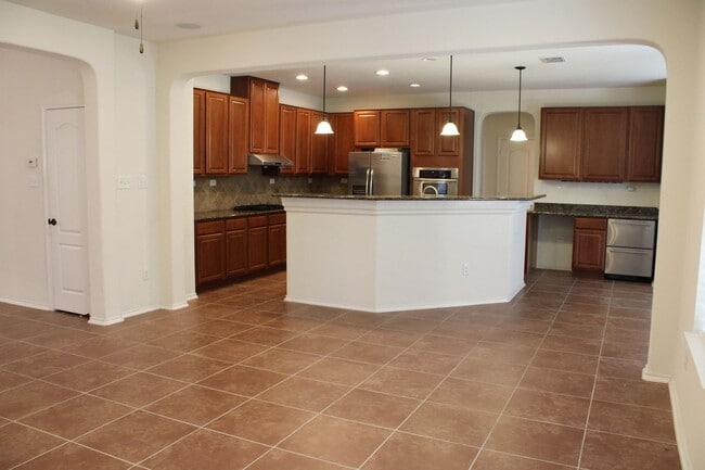 Building Photo - 3-BEDROOM IN WOODS OF ALON