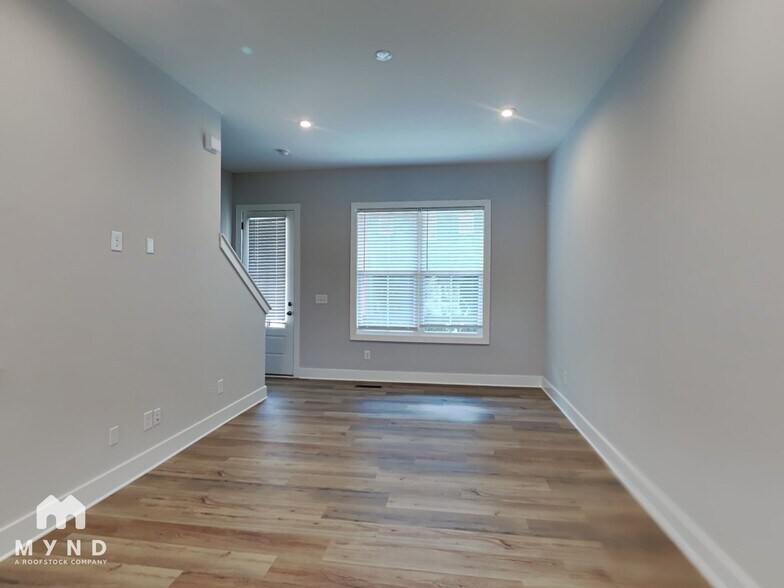 Building Photo - 155 Color Cir