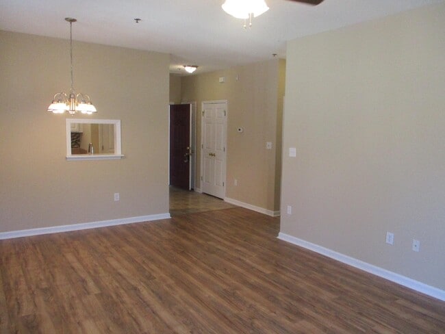 Building Photo - 2060 Cross Gate Blvd