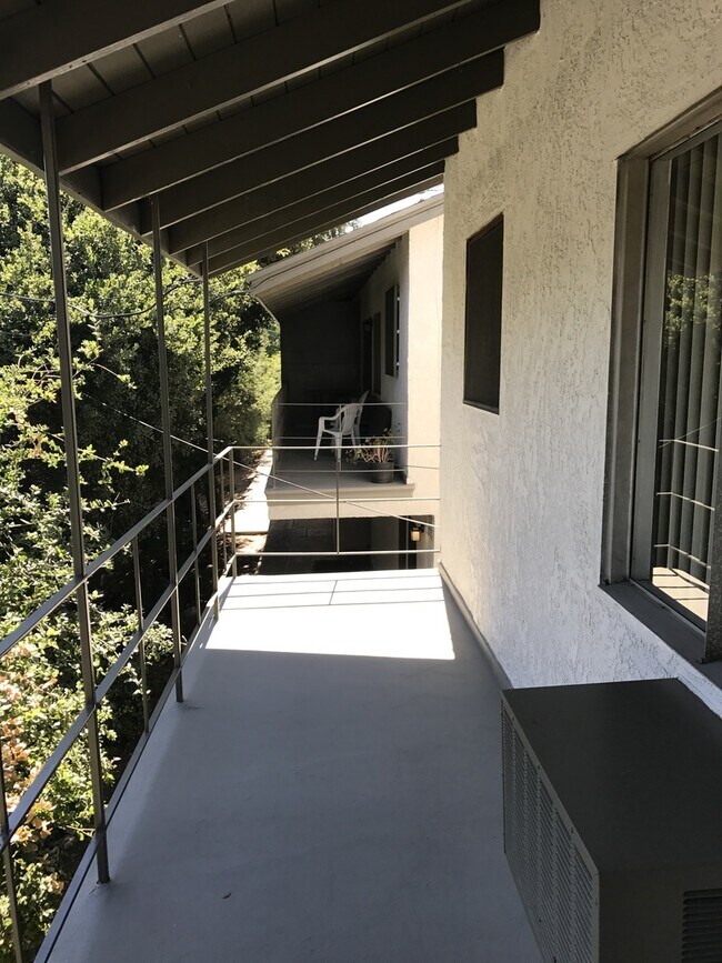 Building Photo - Parr, 10424-10425