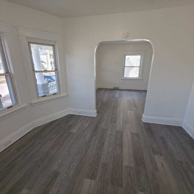 Building Photo - 6514 Gertrude Ave