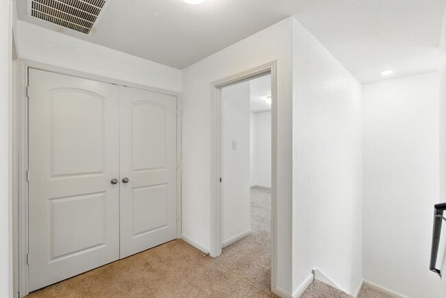 Building Photo - 6031 Southern Vis