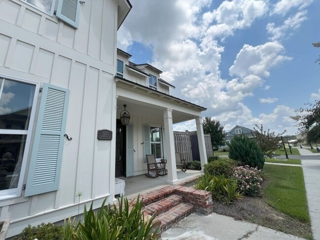 Building Photo - Beautiful 4-Bedroom Home in The Magnificen...