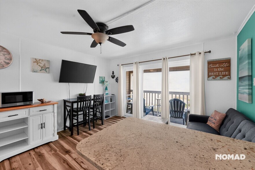 Building Photo - 3938 Surfside Blvd